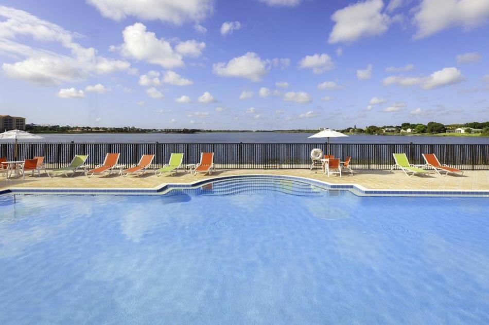 Stunning Condo Near Universal Studios Williamsburg Екстериор снимка